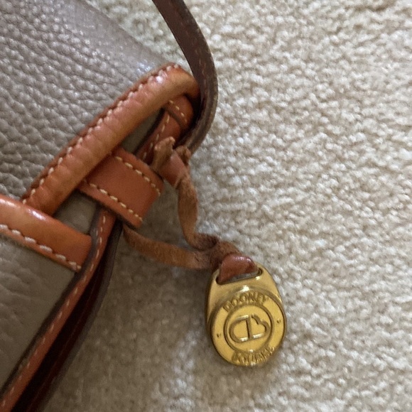 Dooney&Bourke Vintage cross body bag in good use condition, gold hardware - Picture 9 of 11